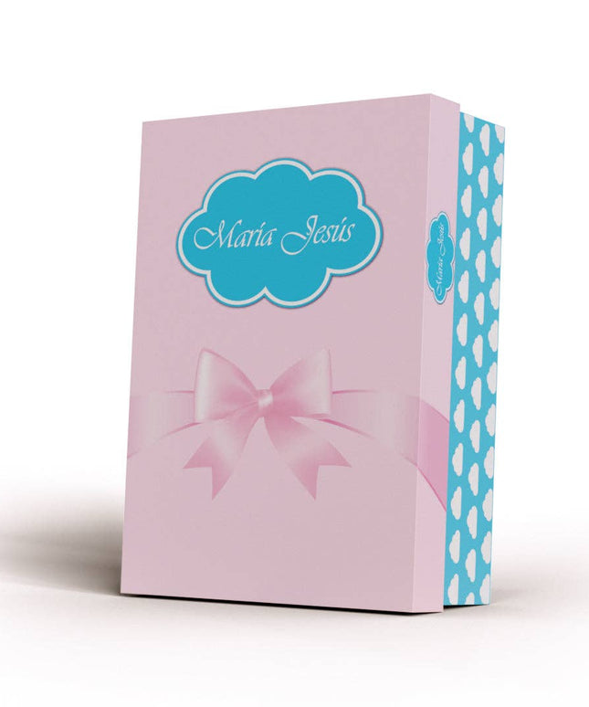 Pink box with a blue bow and 'Maria Jose' branding on a white background