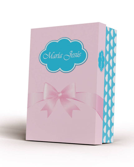 Pink box with a blue bow and 'Maria Joses' branding on a white background